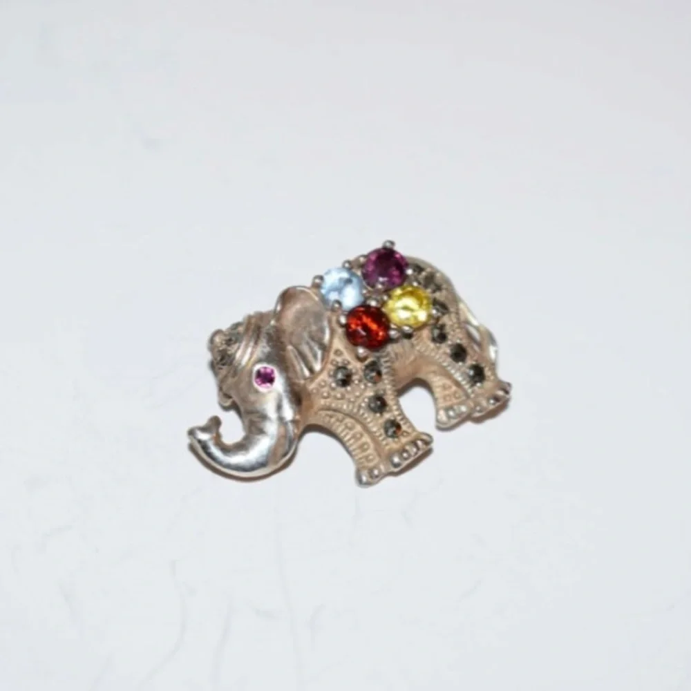 Vintage Sterling Silver elephant gem‎ stone marcasite Brooch
